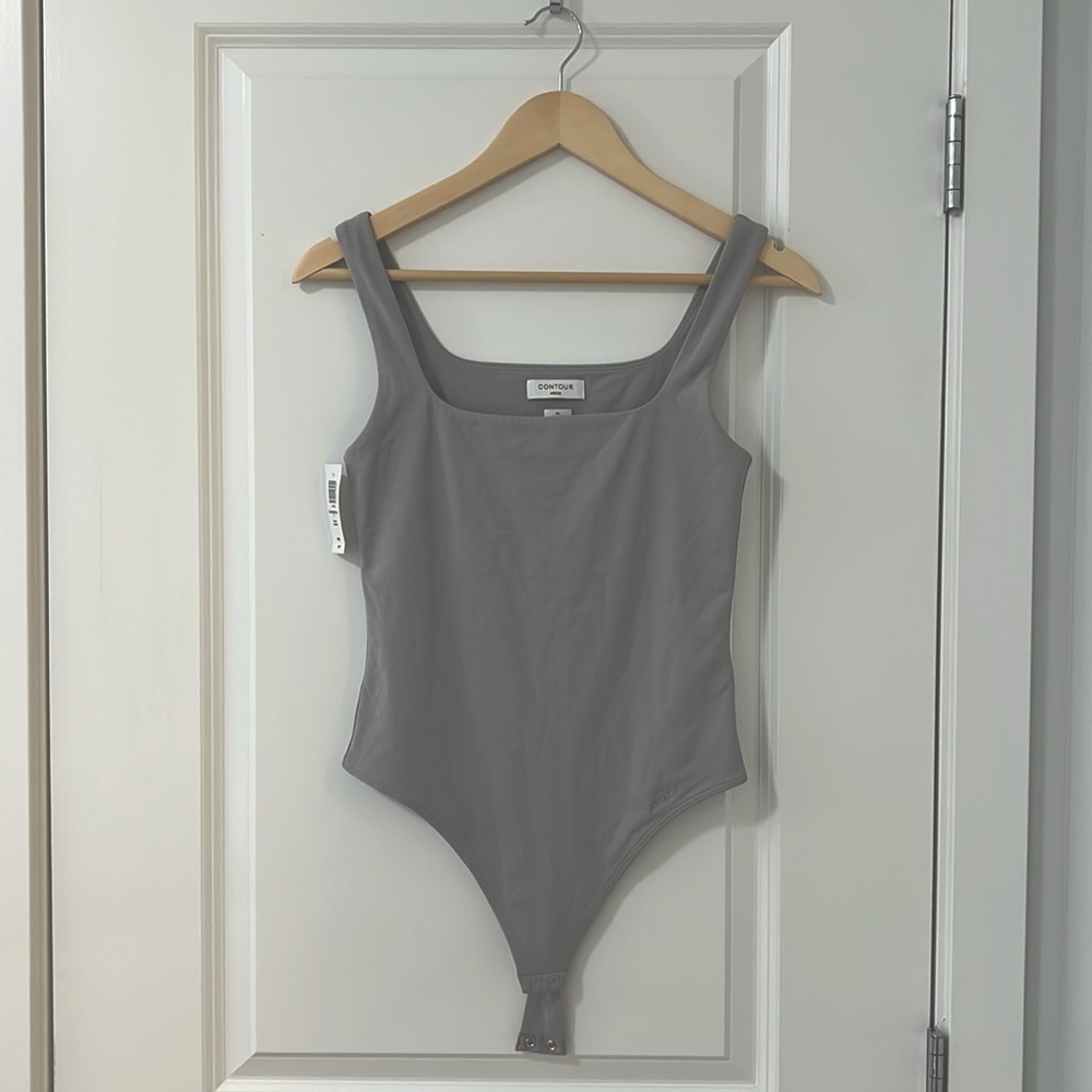 Aritzia Contour Square-neck tank bodysuit - Ashen (Regular length) Size Medium